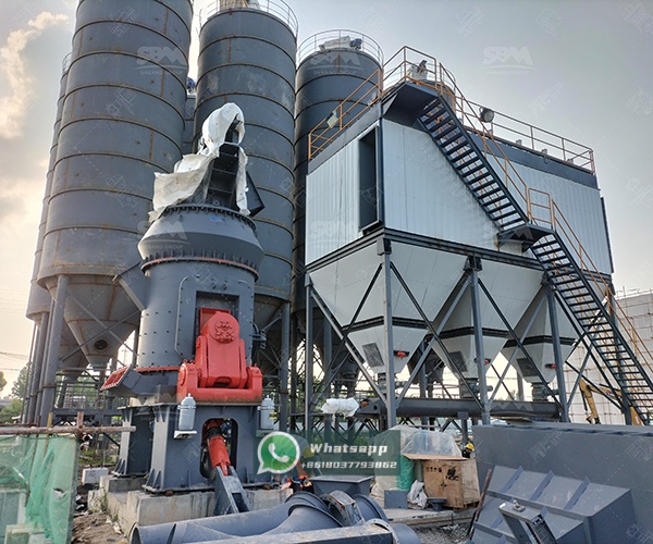 Vertical grinding mill in operation processing manganese ore