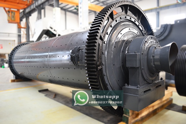 Different types of grinding media including steel balls and cylpebs